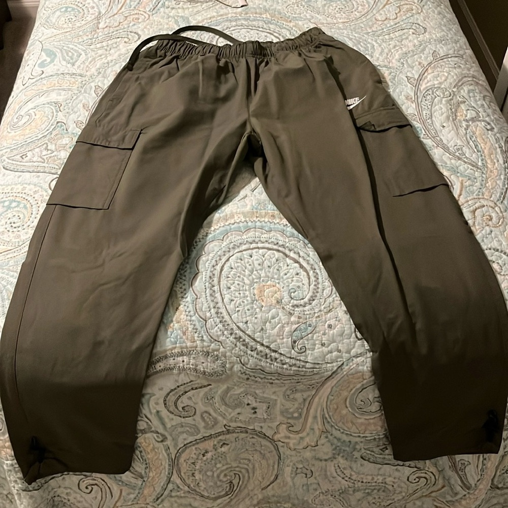 Nike cargo jogger/pants